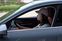 被请去敲钟的美女车主：买了G3买P7，只迷恋小鹏汽车