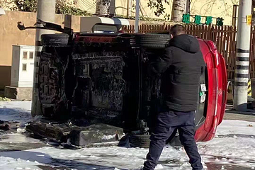 突發(fā)！一輛北汽新能源竟然在冰天雪地里自燃了