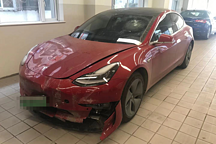 Model 3疑失控撞人，车主怒了：特斯拉拒绝给交警原始数据