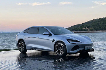 比亚迪海豹为啥火爆？预定车主：它平替奔驰实现了我的梦