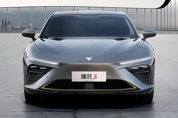 我试驾哪吒S后就退订了：智己L7低配可以全面碾压哪吒S顶配