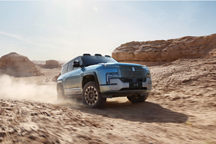 網(wǎng)友評比亞迪仰望顛覆性技術(shù)：刺激、驚艷、牛逼、500萬內(nèi)最強(qiáng)