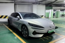 几乎研究了30-40万的每一款车，最后提了辆腾势Z9GT