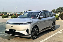 奕派008車(chē)主：它是20萬(wàn)內(nèi)，唯一能塞下6個(gè)成年人+行李箱的純電SUV