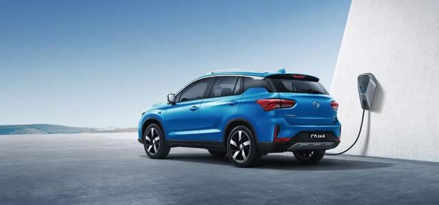純電動(dòng)汽車挖的坑