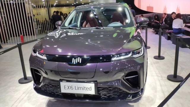 新車型層出不窮，這個(gè)車企卻發(fā)布了造車新勢力的首個(gè)改款車型