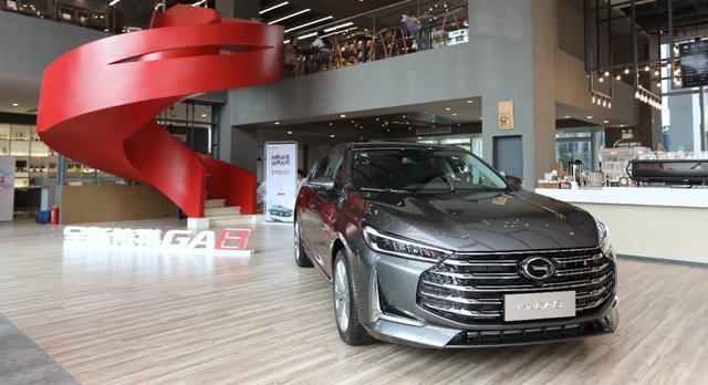 全新傳祺GA8，要成就高端轎車，就先要打敗自己