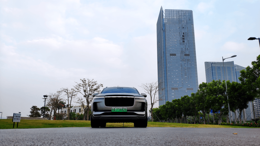 試駕“油電混動”的電動車，這是一輛我們都想要的“理想”汽車