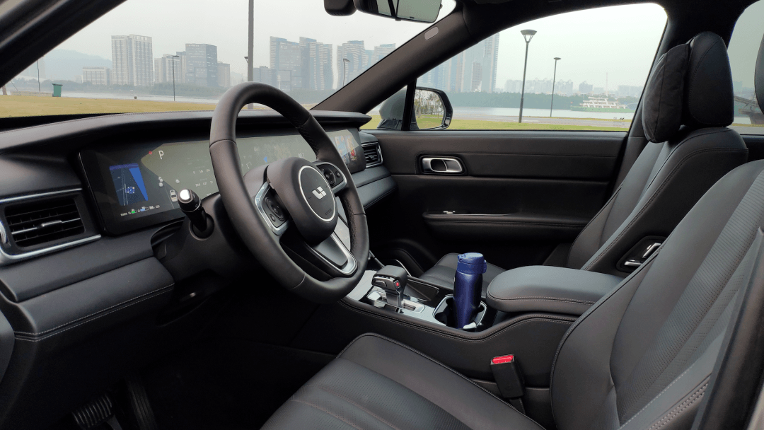 試駕“油電混動”的電動車，這是一輛我們都想要的“理想”汽車