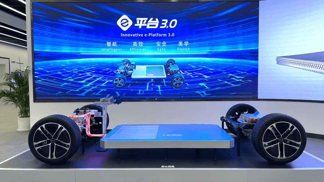 以“刀片<a class='link' href='http://www.medic-health.cn/tag/電池' target='_blank'>電池</a>”之名，<a class='link'  target='_blank'>比亞迪</a>刷新電動(dòng)汽車(chē)的安全新標(biāo)準(zhǔn)