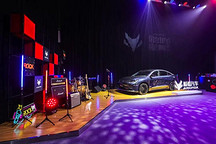 暖冬相伴，極狐在辦一種很新的年終答謝宴……