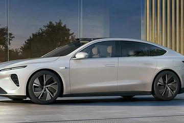 蔚來發(fā)布ET7電動轎車，計劃在2022年第四季度推出固態(tài)電池