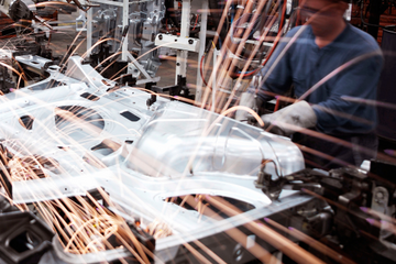 长安、华为和宁德时代于5月联合推出高端电动汽车品牌