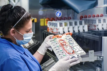 伟巴斯特为Solarwatt公司的新型电池存储系统生产电池模块