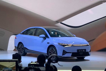 2021上海车展：小鹏P5车型开启预订