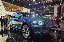 2021上海车展：添越插混Mulliner版亮相