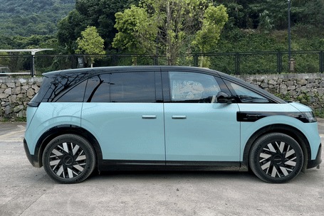 極氪MIX：6.3平米車內空間，27.99萬起售，重新定義家庭出行