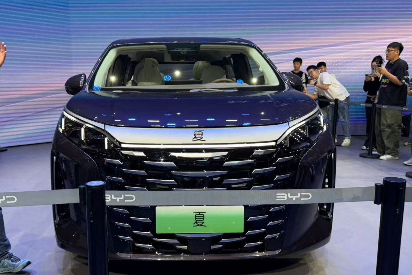 比亞迪夏：廣州車展上的龍顏旗艦MPV
