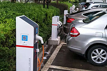 你在用电动汽车充电桩时都遇到过什么问题？云鸟老师，在线答疑！