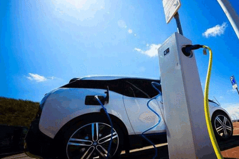 电池，新能源汽车洗牌 ,新能源汽车产业链
