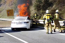 威马、特斯拉、蔚来一燃再燃，动力电池该当何罪？