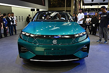 拜腾：技术不够，用屏来凑？