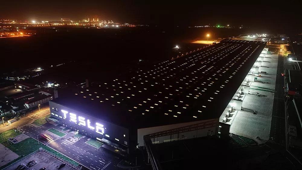 特斯拉的瘋狂和傳統(tǒng)的悲傷