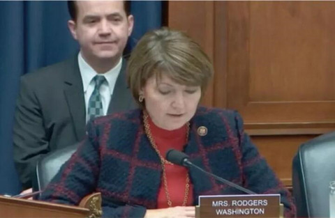 在自动驾驶立法方面,中国已经超越美国?