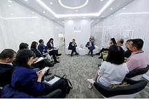 “在这紧张、沸腾、奔跑的日子里”，十问徐留平