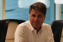 宝马董事长科鲁格：放弃增程，电动化战略提前2年