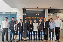 重庆两江新区代表团参观金康新能源硅谷研发中心肯定科技创新实力