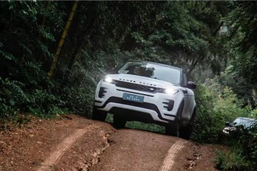 全新一代路虎攬勝極光是經(jīng)典車型迭代，更是體系實力的升級