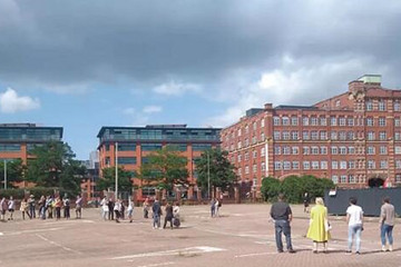 曼彻斯特不需要汽车？