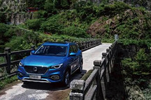 立年轻人的flag 买名爵HS还是逍客与智跑