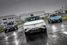 老豪华和新尊贵的同场竞技：奔驰EQC与天际ME7