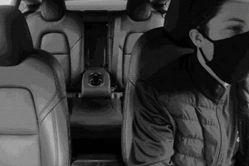 特斯拉Model 3车内摄像头是为无人驾驶出租车预留