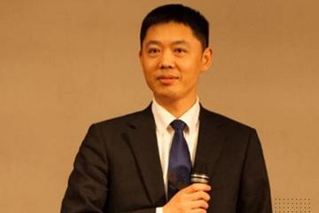 华为汽车BU总裁王军首次参加行业峰会登上了谁的舞台？