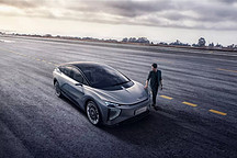 6个车门9块屏幕续航超600，造车新势力又搞了个新物种