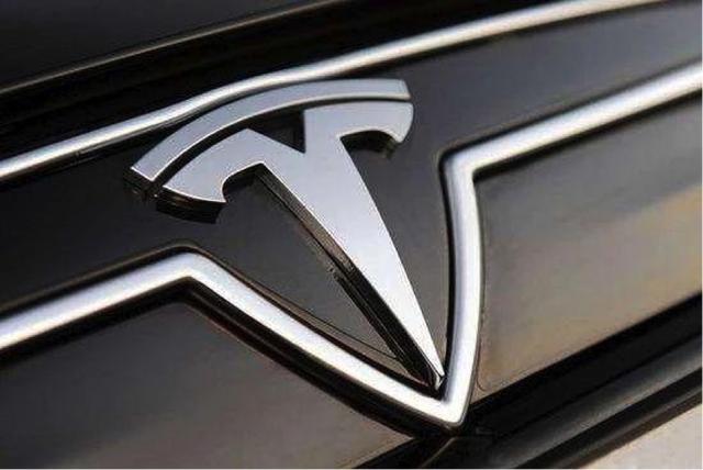 特斯拉召回3183輛，車主：為什么中控大屏、剎車問題不召回？