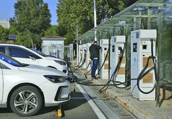 插混汽車4月銷量同比增長75%，為什么自主品牌看中這片藍(lán)海？