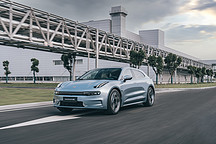 空气悬架价格下探，成新能源汽车赛道上“兵家必争”之配置