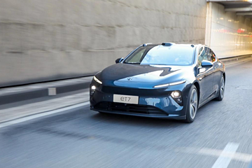 搭载激光雷达、空气悬架、固态电池，蔚来ET7堪称国产车天花板