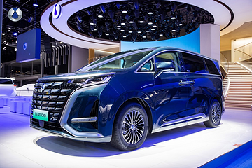 上市1小时大定破万！腾势D9，能否成为GL8的“破壁人”？