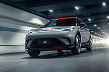 年轻人第一台巴博斯？零百3.9秒、续航500km的纯电小钢炮