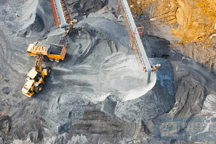 電池原料端漲10倍，特斯拉卻降價，新能源汽車陷入兩難