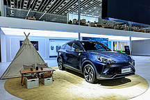 2023海口车展:小王子+意式美学?极狐阿尔法T亮相椰城