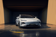或定價(jià)25萬？吉利銀河E8亮相：車長(zhǎng)5米/浩瀚SEA純電平臺(tái)
