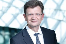 电动汽车会一直比燃油汽车贵