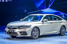 日系三大混动B级车之一，百公里油耗4L的INSPIRE售价20.58万起