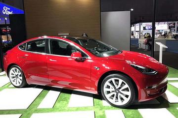 特斯拉在进博会展出，称现场购买可以让利25%关税